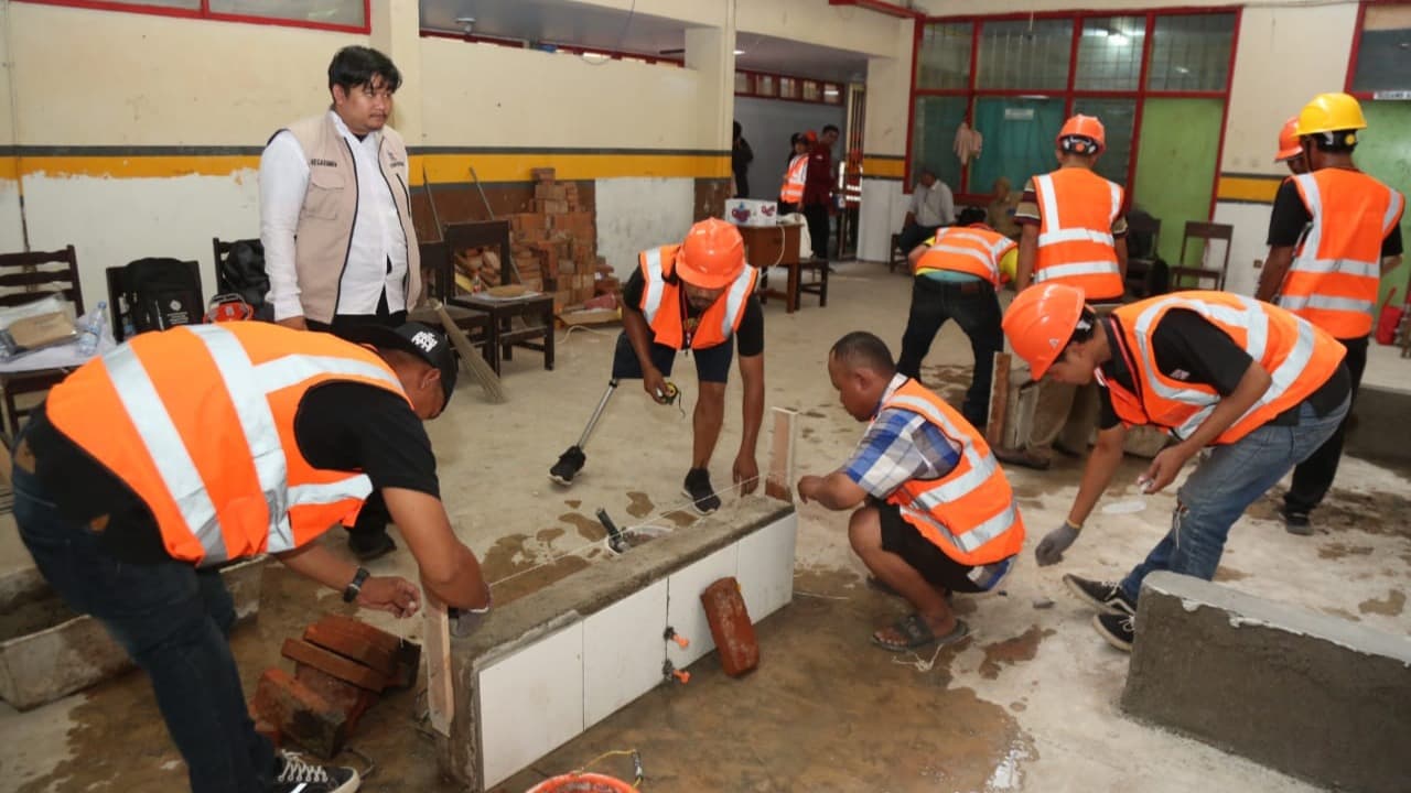 Ciptakan Akses Kerja, Puluhan Disabilitas Banyuwangi Dilatih Pertukangan