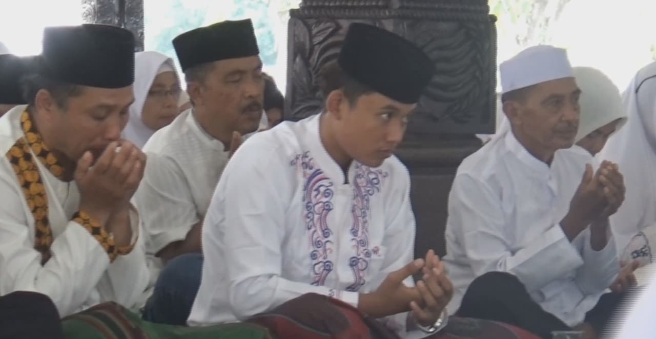 Remaja 18 Tahun asal Lumajang Berangkat Haji