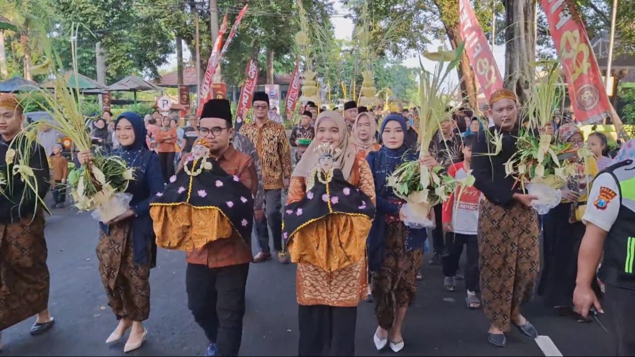 PG Modjopanggoong Tulungagung Gelar Tradisi Manten Tebu, Tanda Dimulainya Musim Giling 2025