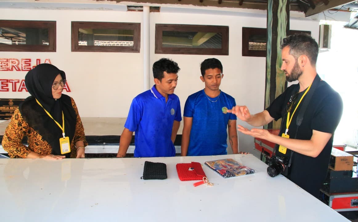Warga Binaan Lapas Kelas IIA Banyuwangi Dapat Pelatihan Bahasa Inggris