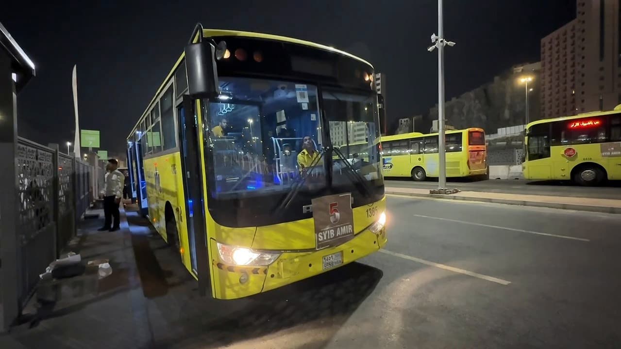 Bus Shalawat 24 Jam Permudah Mobilitas Jemaah Haji Indonesia di Makkah