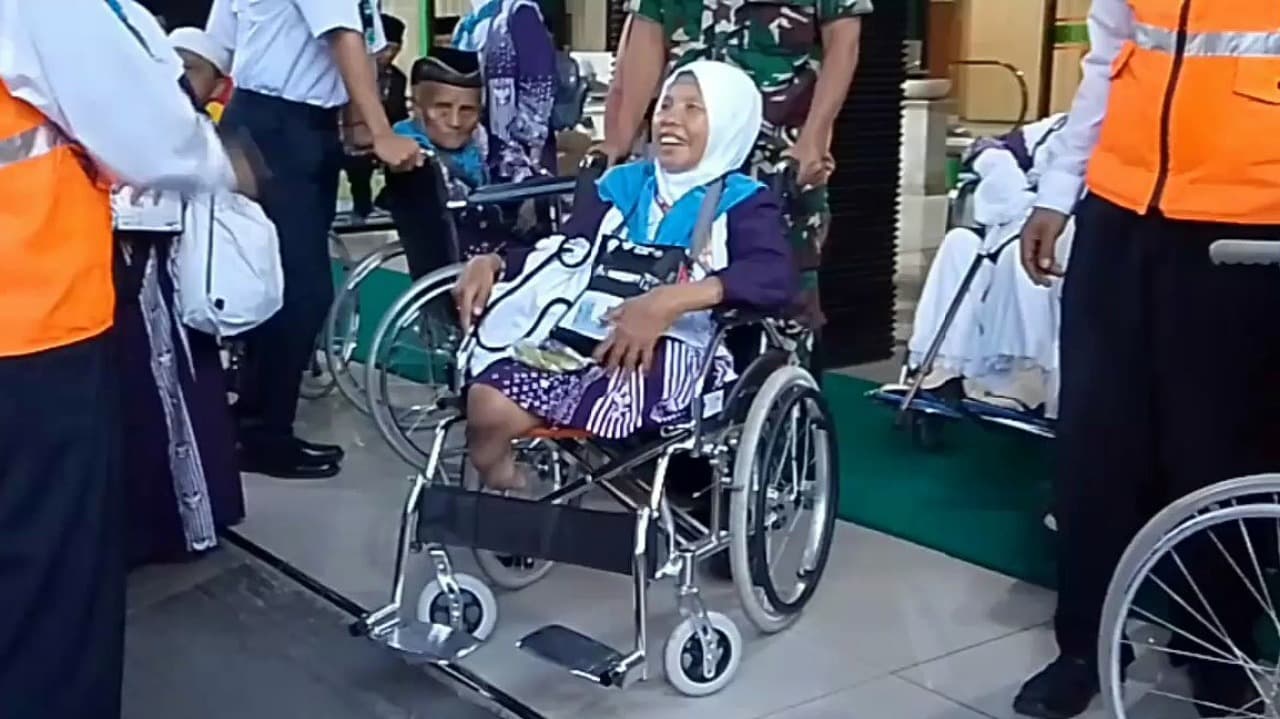 Menabung 13 Tahun, Muayatur Siap Jalani Ibadah Haji Meski Hanya dengan Satu Kaki