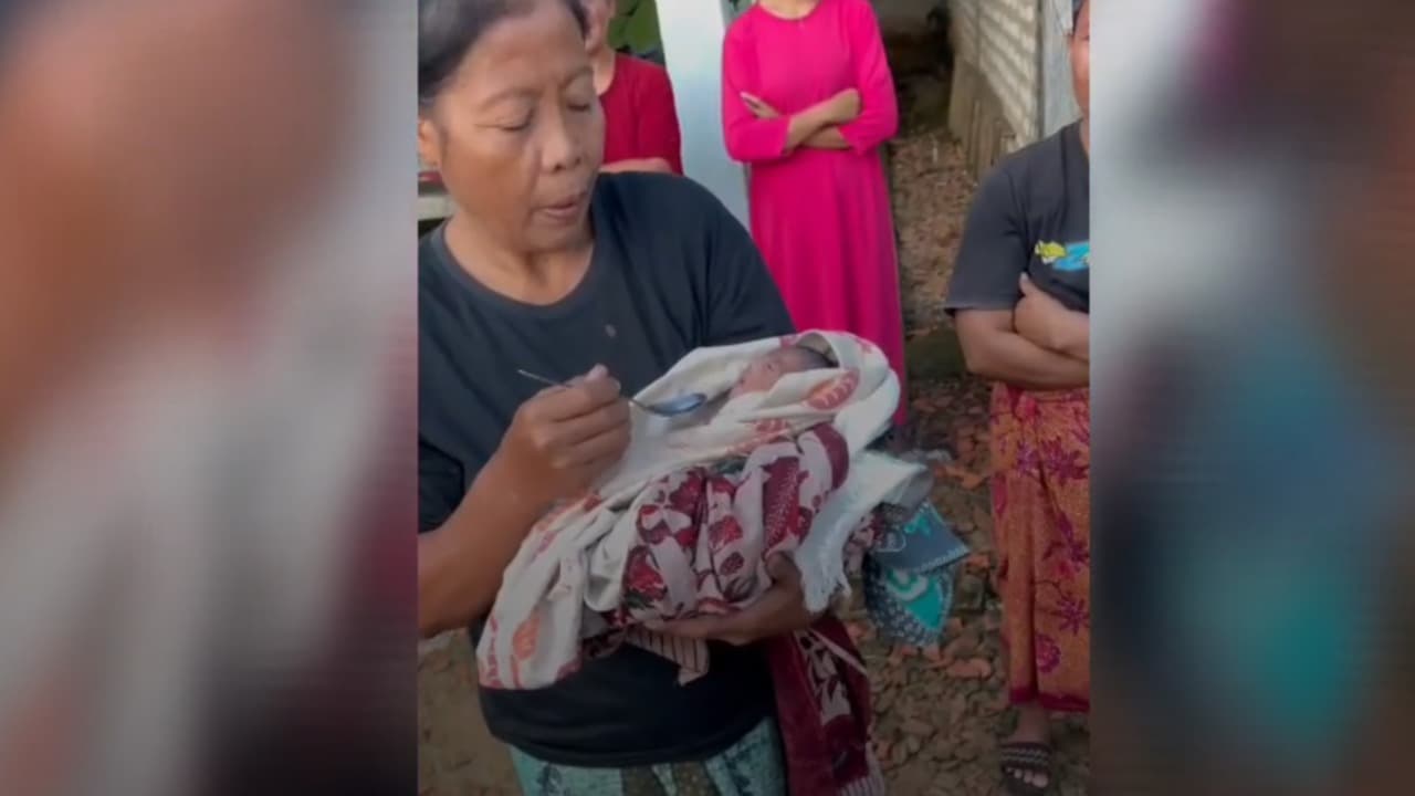 Heboh! Penemuan Bayi dalam Kardus di Lahan Kosong Gegerkan Warga Sampang
