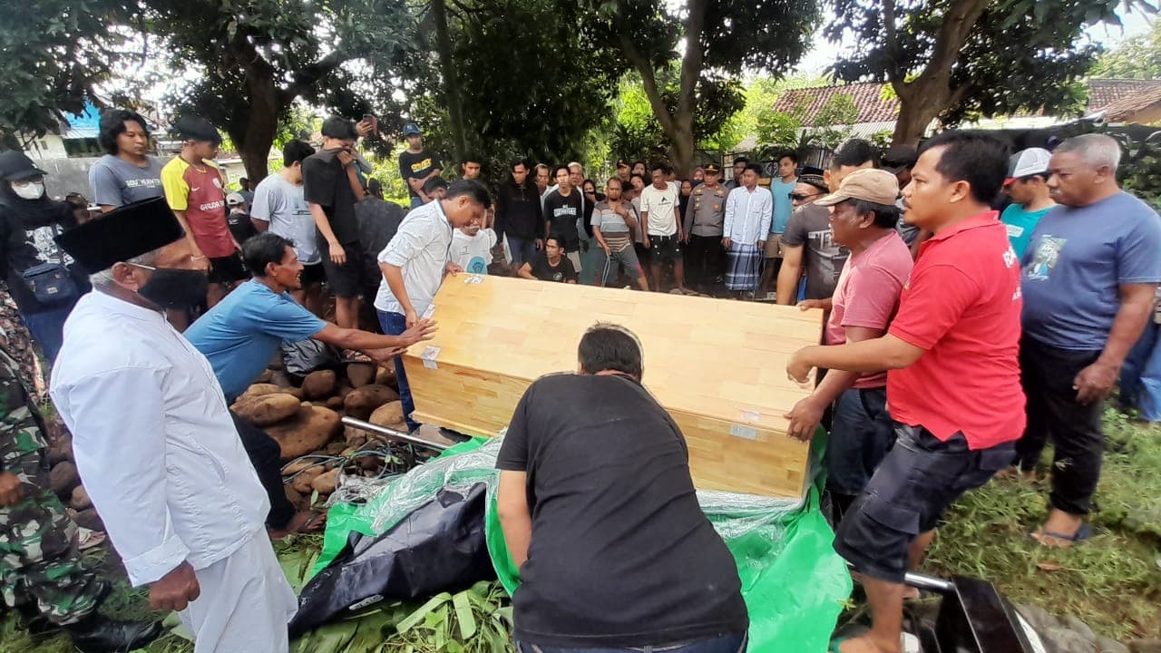 Sebulan Lebih di Nyatakan Meninggal Dunia di Kamboja Jenazah Rizal Sampurna Tiba di Banyuwangi