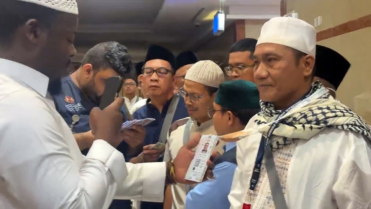 Pembagian Terkendala, Jemaah Tanpa Kartu Nusuk Dijamin Bisa Masuk Makkah dan Masjidil Haram