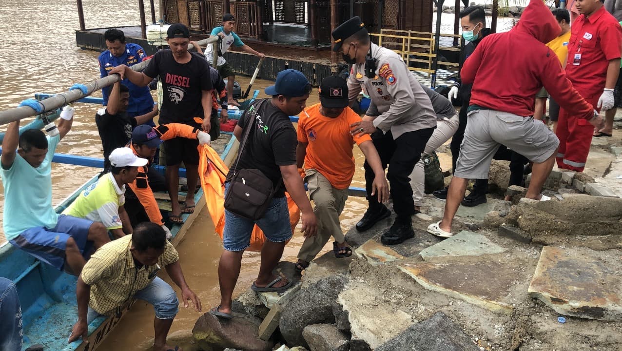 Mayat Pencari Ikan Ditemukan di Muara Pantai Pancer Dorr Pacitan