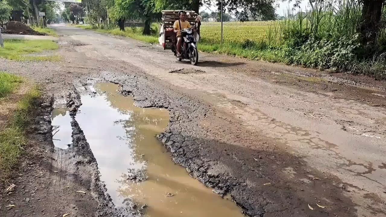 Perbaikan Jalan Kendung-Kwadungan Ditarget Rampung Awal Desember