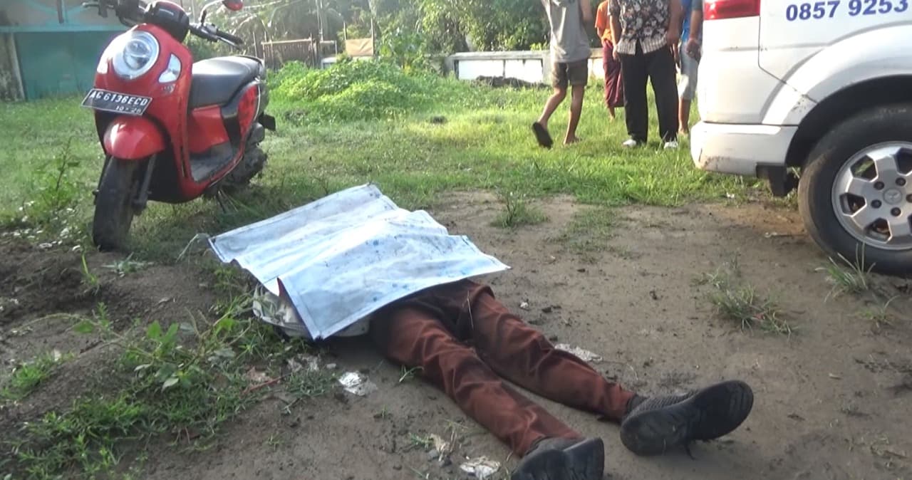 Ngantuk Lalu Tabrak Tugu, Pemotor Lansia di Jombang Tewas