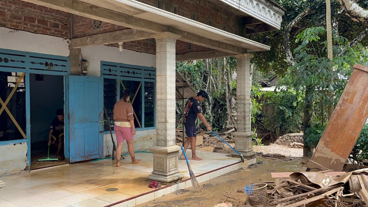 Banjir Bandang Terjang Mojo Kediri, 1 Warga dan 11 Kambing Hilang