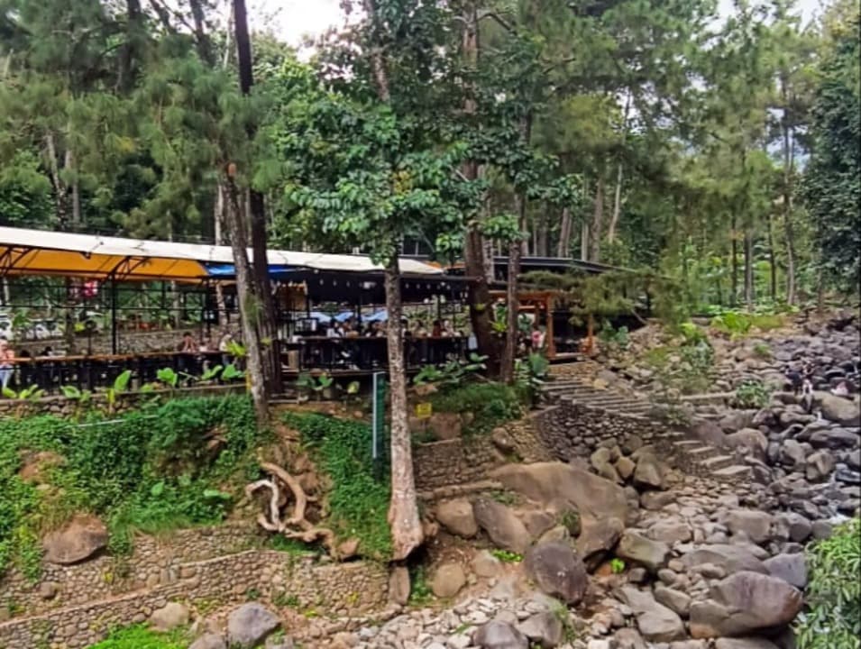 120 KK Keluhkan Dampak Kotoran Hewan, Pemilik Wisata Jolotundo di Nganjuk Siap Pindahkan Kandang
