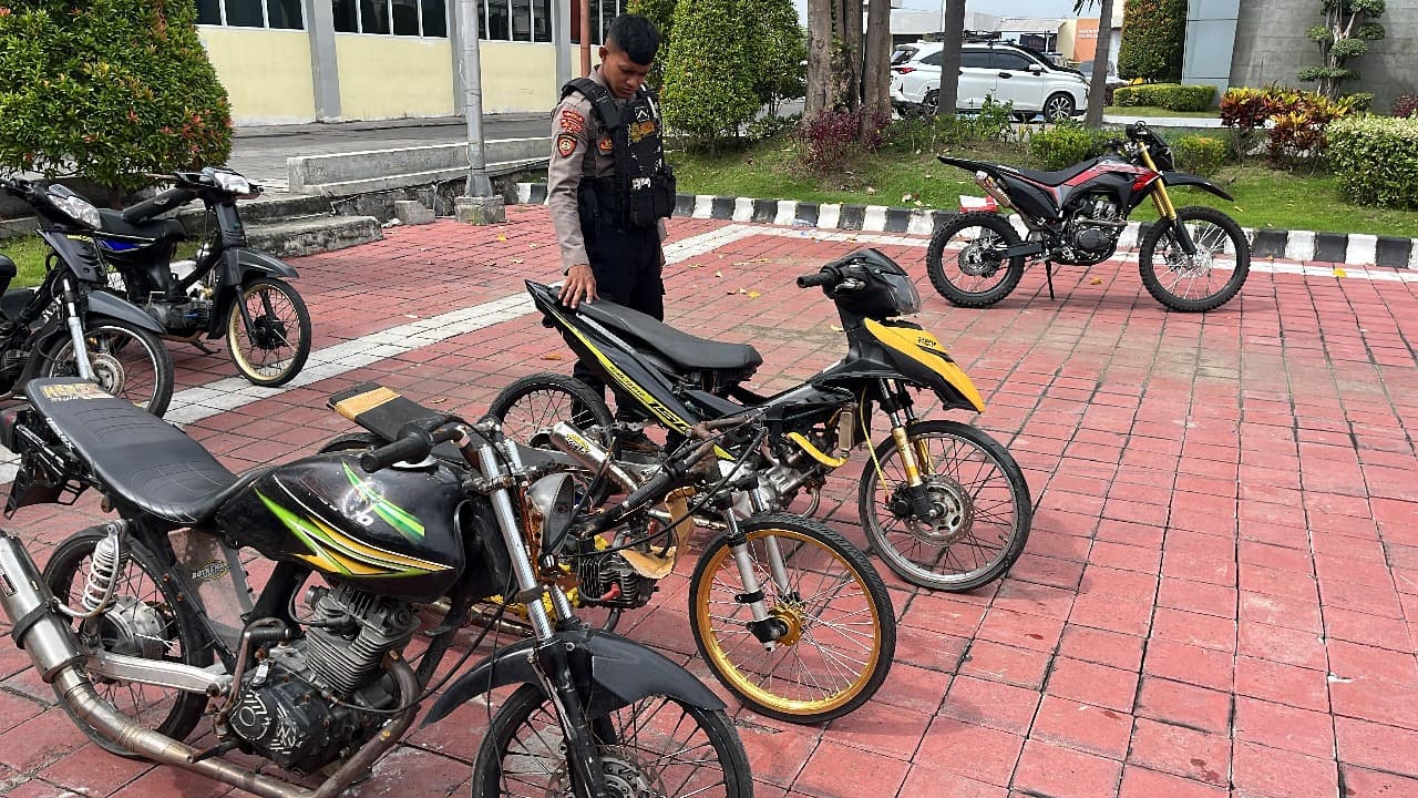 Razia Balap Liar di Cerme, Tim Raimas Kalam Munyeng Polres Gresik Amankan Tiga Motor Modifikasi