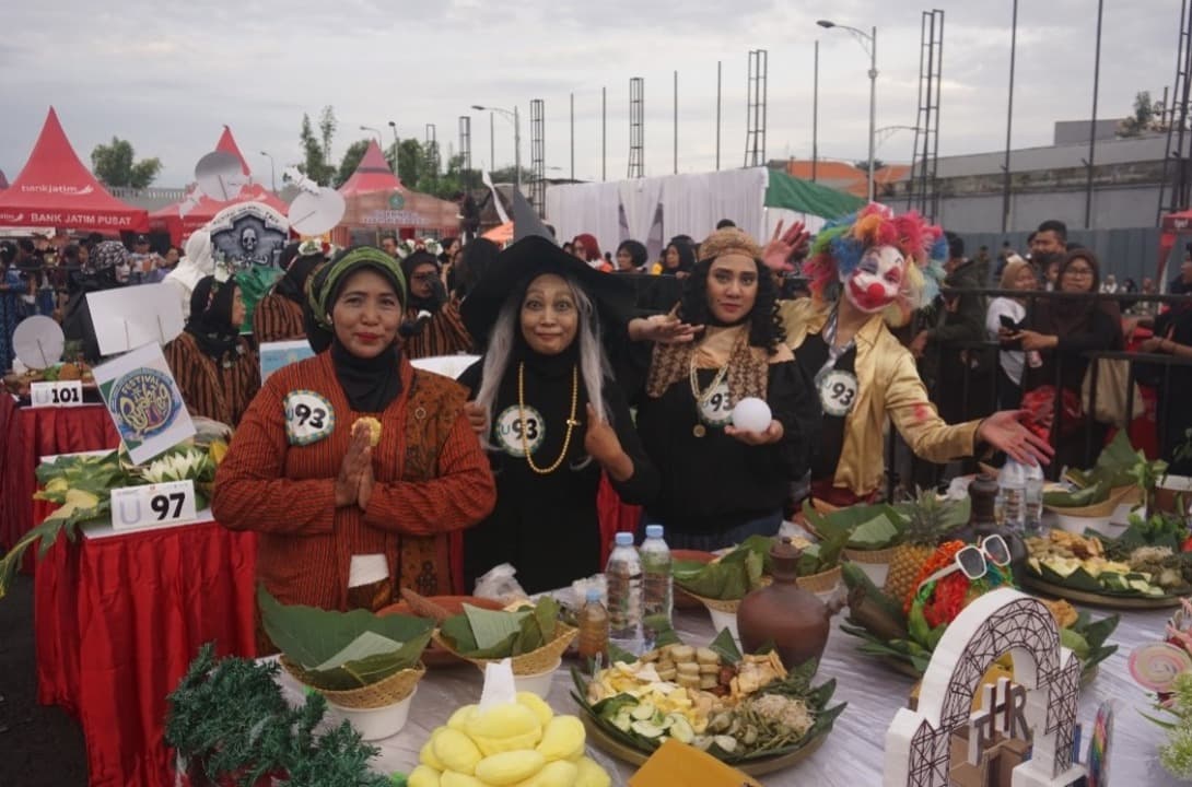 Foto Esai: Kemeriahan Festival Rujak Uleg 2025