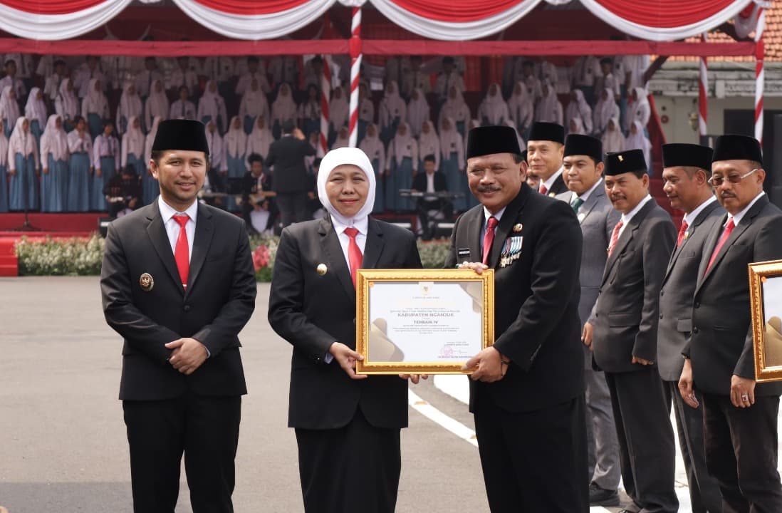 Bupati Nganjuk Kang Marhaen Terima Penghargaan Terbaik IV  Kategori Pemerintah Kabupaten/ Kota  atas Kinerja Anggota JDIH Prov. Jawa Timur Tahun 2025