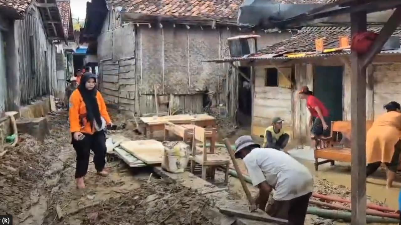 Banjir Luapan Bengawan Solo Rendam 7 Kecamatan di Tuban