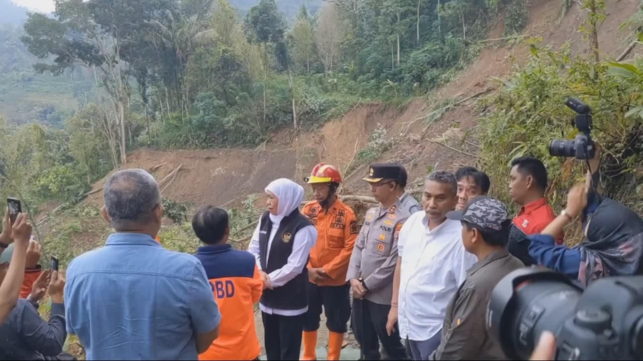 Gubernur Jatim Khofifah Turunkan Tim Ahli untuk Mitigasi Longsor di Trenggalek