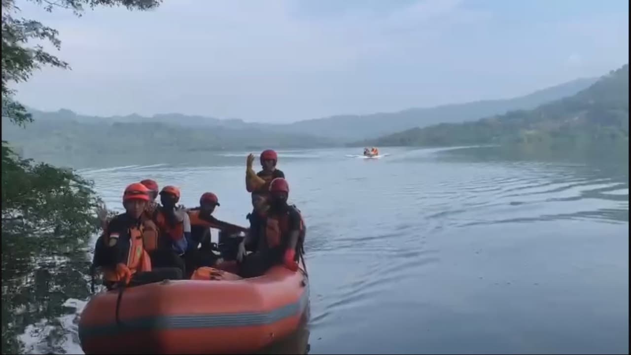 Satu Korban Banjir Bandang di Tulungagung Ditemukan Meninggal, Pencarian Putrinya Masih Berlanjut