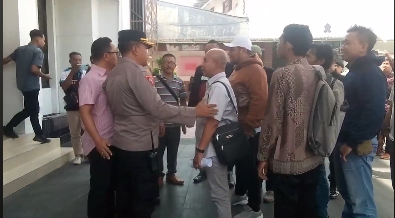 Geruduk Kejari Situbondo, LBH GKS Basra dan GP Sakera Desak Usut Korupsi Dana Pokir DPRD