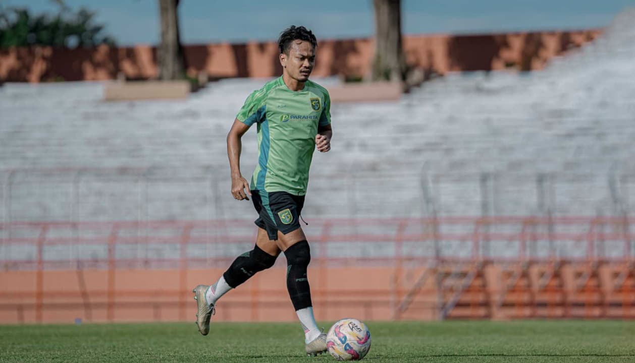 Akui Berat Tinggalkan Persebaya, Hidayat Sampaikan Salam Perpisahan kepada Bonek Mania