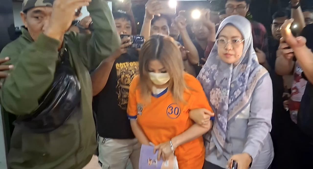 Jan Hwa Diana, Pemilik Sentoso Seal, Resmi Tersangka Penahanan Ijazah Karyawan