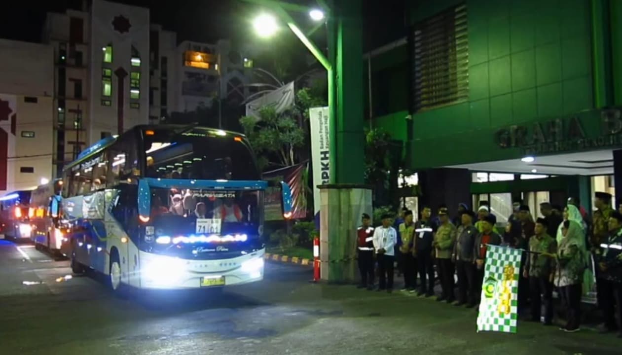 26.975 Calon Haji Embarkasi Surabaya Telah Diberangkatkan ke Tanah Suci