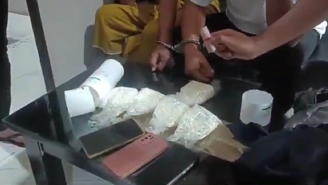 Transaksi di Warung Kopi, Dua Pengedar Narkoba Jaringan Tuban-Surabaya Ditangkap