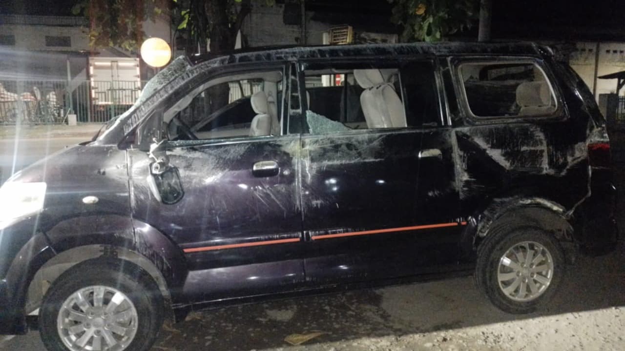 Belasan Orang Luka-luka Saat Dua Mobil di Banyuwangi Terlibat Kecelakaan
