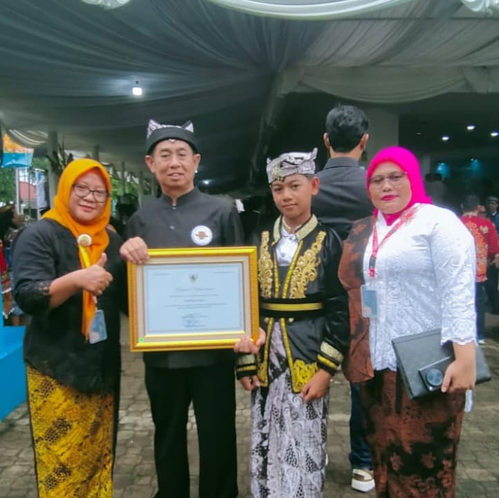 Konsisten Lestarikan Bahasa Using, Banyuwangi Raih Penghargaan dari Kemendikdasmen