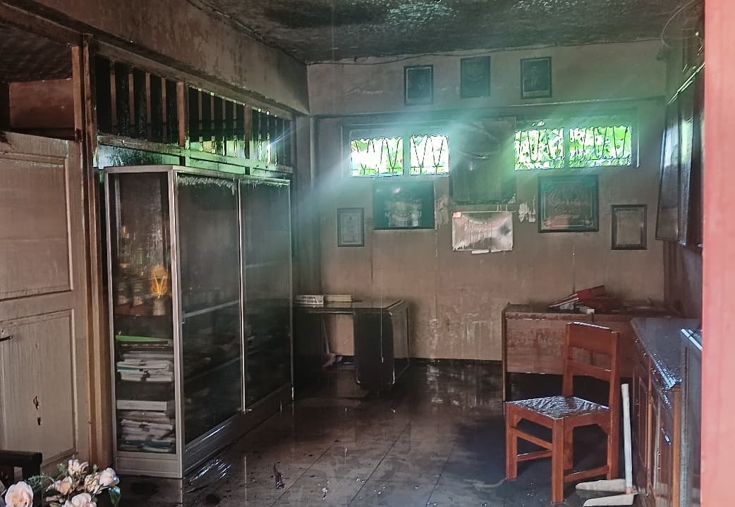 Korsleting Listrik, Bangunan Gedung Sekolah di Banyuwangi Terbakar