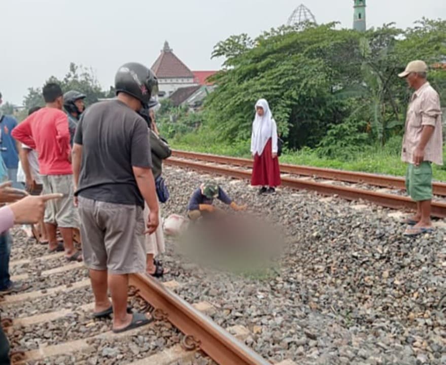 Pulang Sekolah, Siswa SD di Mojokerto Tewas Terserempet KA Sancaka