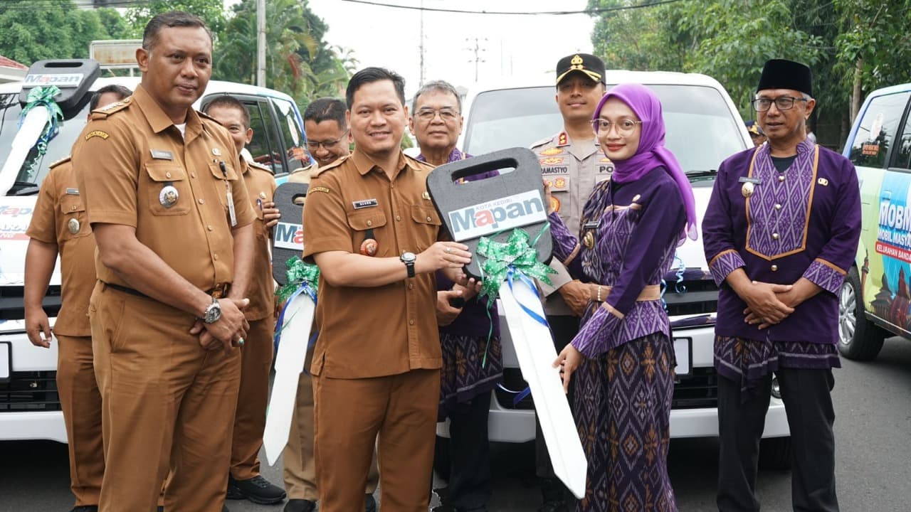 Mbak Wali Serahkan Mobil Pelayanan Masyarakat ke Tiga Kelurahan di Kota Kediri