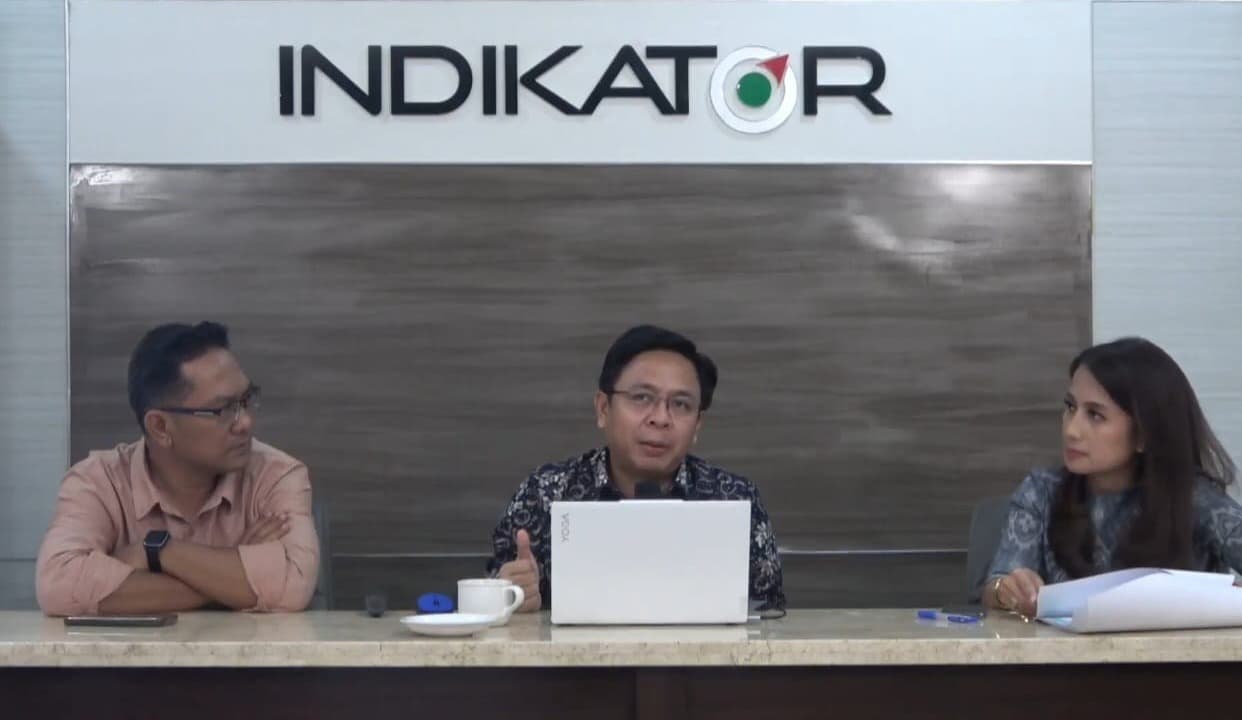 Survei Indikator: Warga Jatim Puas Kinerja 100 Hari Khofifah-Emil
