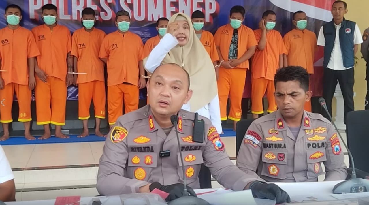 Polisi Bongkar Jaringan Narkoba, Ringkus 14 Tersangka dan Menyita 77 Gram Sabu dan 30 Butir Pil Ekstasi