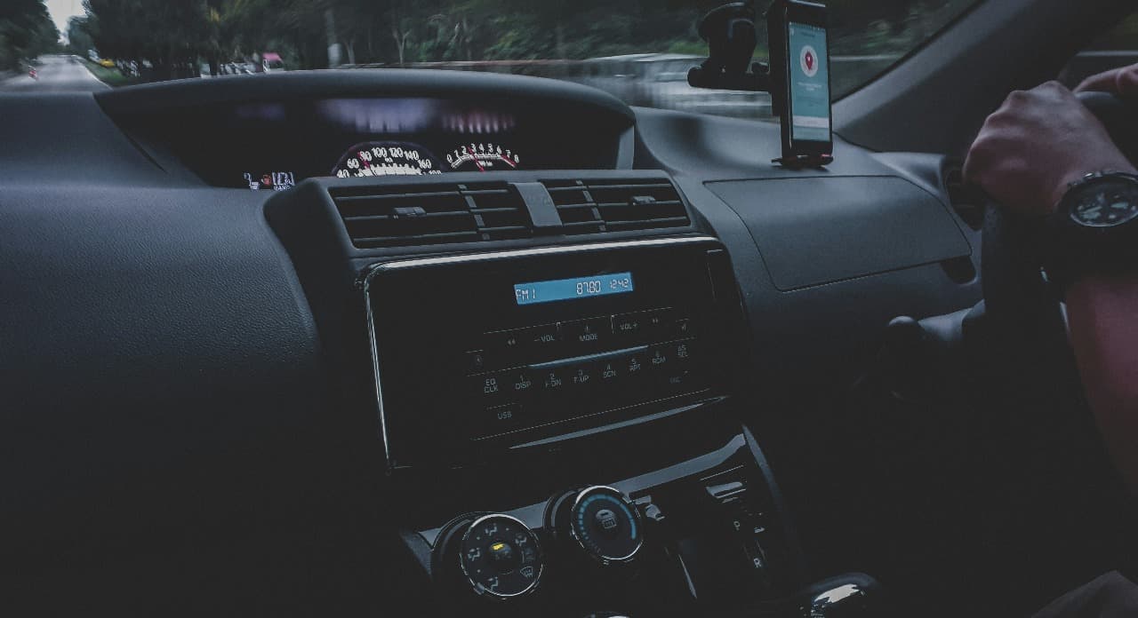 4 Tips Upgrade Perangkat Audio Mobil Jadi Lebih Asyik, Bikin Perjalanan Anti Bosan!