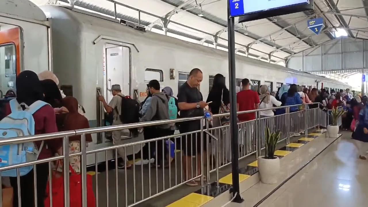 Libur Panjang, Stasiun Kediri Catat 3.407 Penumpang Diberangkatkan