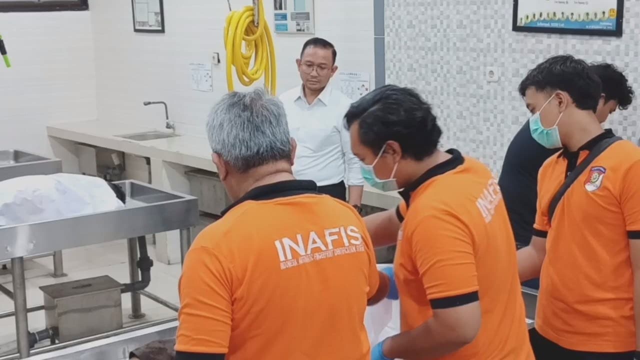 Polisi Tembak Mati Dua Pelaku Pembobolan Toko Jawa - Bali