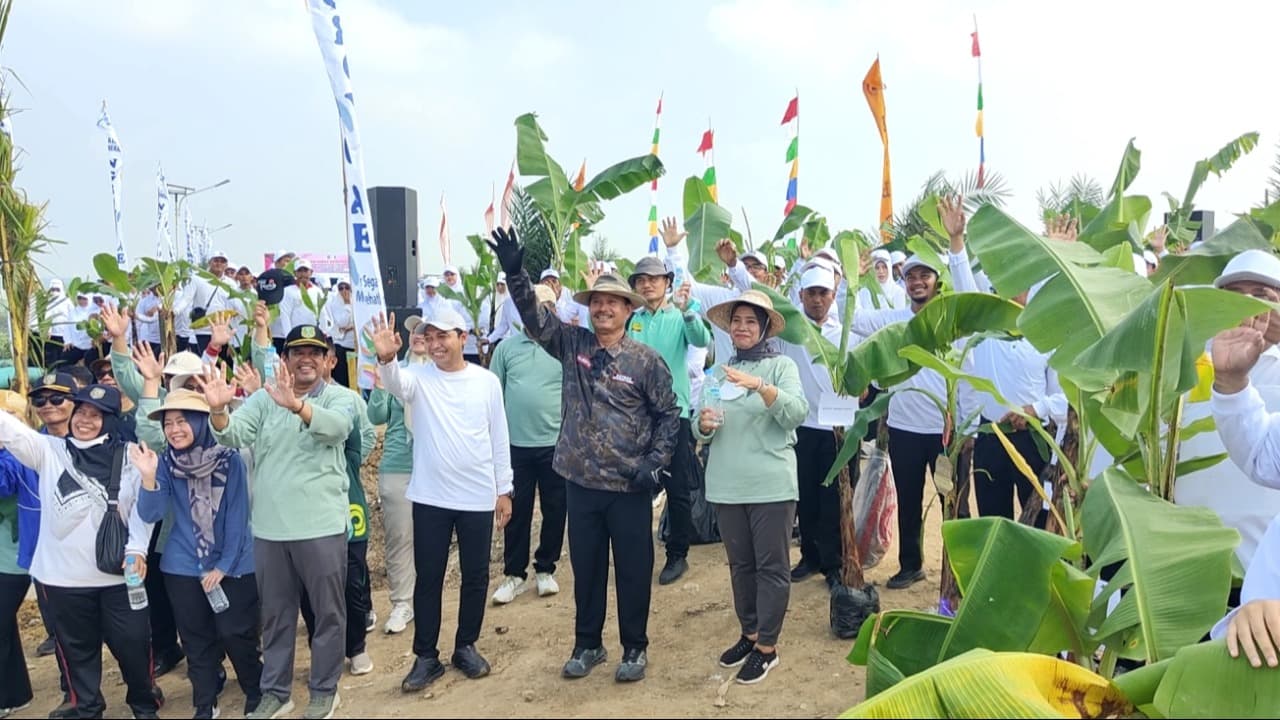 Serahkan SK CPNS dan PPPK di TPA, Wali Kota Madiun : Dapat SK Bukan Berarti Kerja Seenaknya