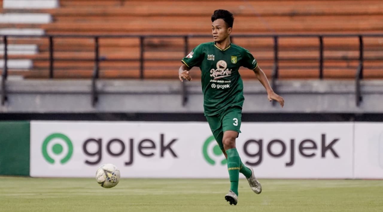 Dilepas Madura United, Koko Ari Araya Kembali Berseragam Persebaya