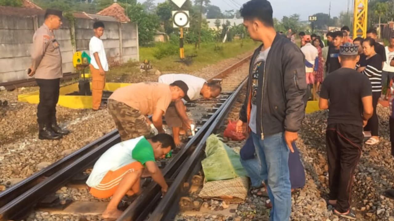 Balita Tewas Tertabrak KA Gajayana di Tulungagung