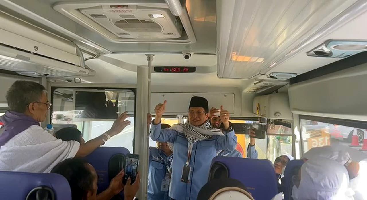 Jemaah Haji Indonesia Bergerak Menuju Arafah Sejak Pagi Buta dengan Ribuan Bus