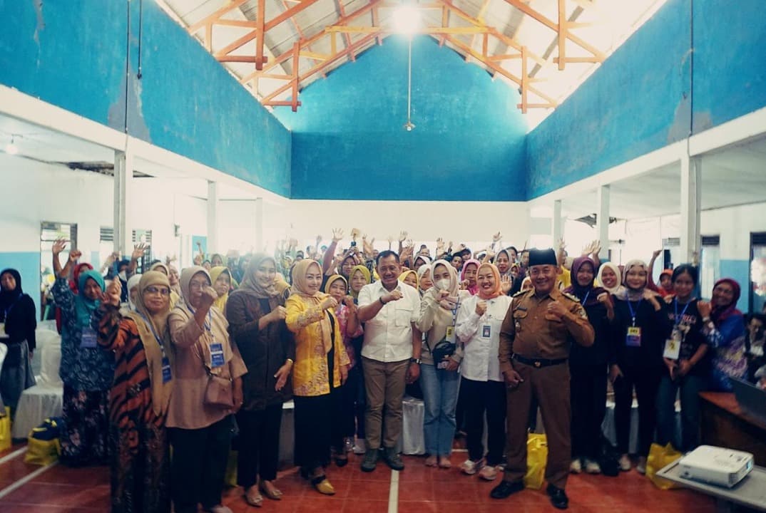 Komisi IX DPR RI Bersama Mitra Kerja BGN Sosialisasi Program MBG di Blitar