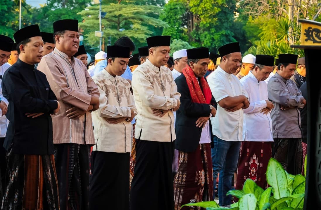 Wali Kota Eri Cahyadi Ajak Warga Surabaya Tingkatkan Gotong Royong di Momen Idul Adha
