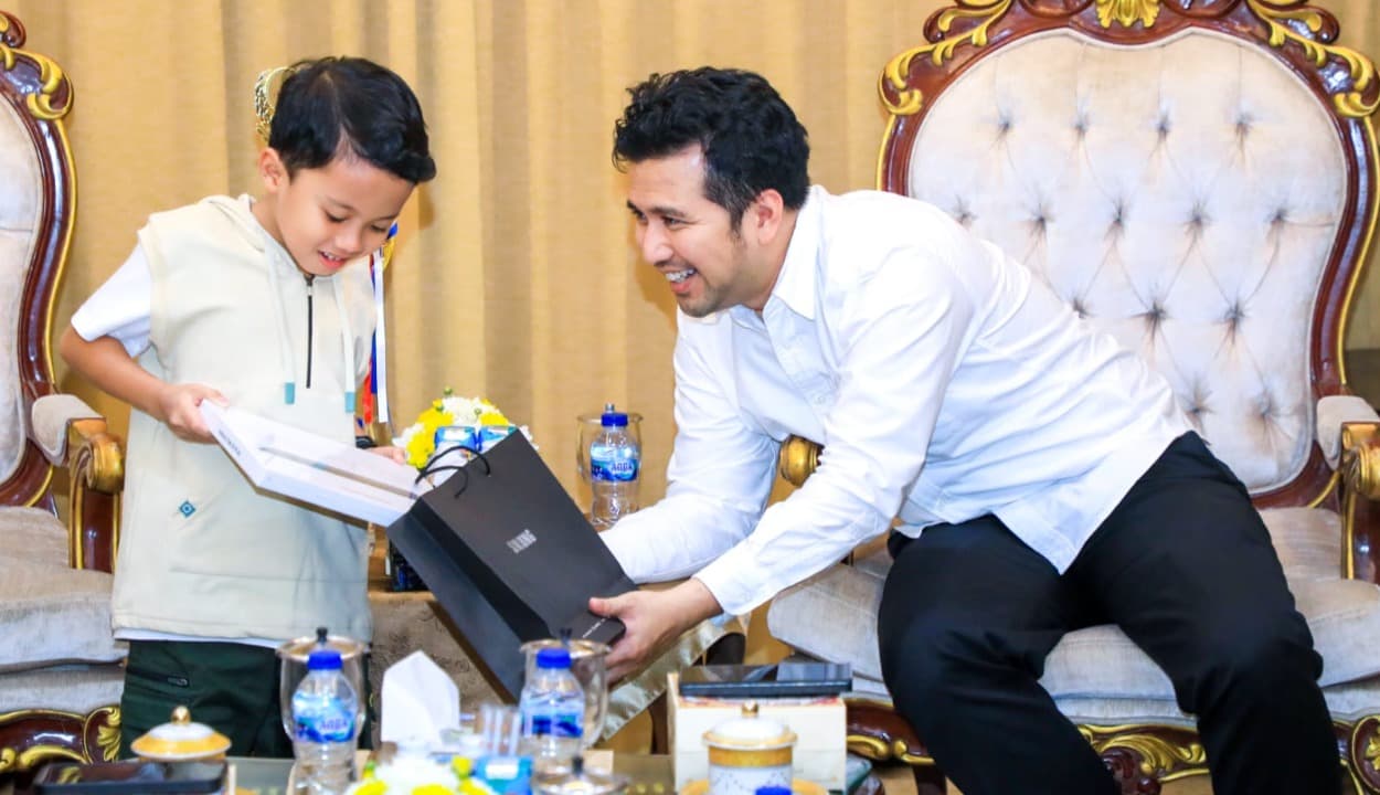 Rama Juara Olimpiade Matematika di Thailand Dapat Hadiah dari Plt. Gubernur Jatim