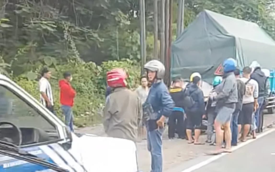 Usai Beli Layangan, Tiga Remaja Tewas Tabrak Truk Parkir di Kletek Sidoarjo