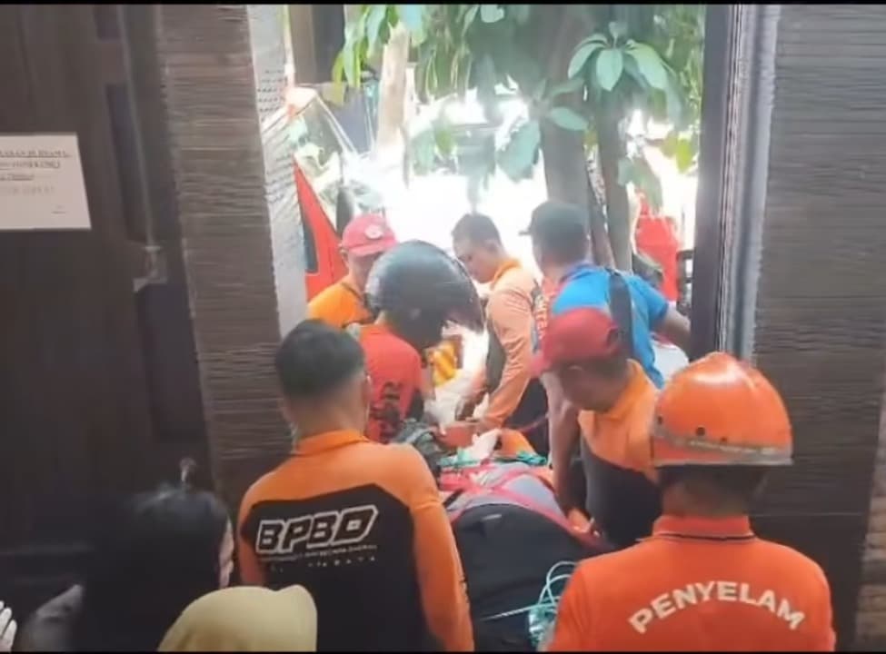 Mahasiswa PTN di Surabaya Ditemukan Lemas di Kamar Mandi, Diduga Bunuh Diri