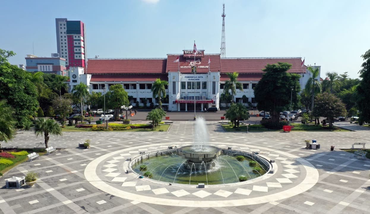 Wali Kota Eri Cahyadi Imbau Warga Surabaya Waspada COVID-19, Tak Perlu Panik