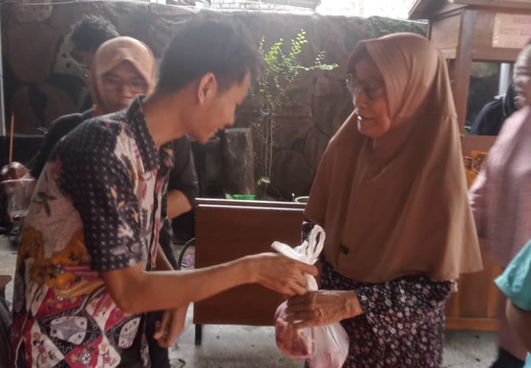 Disabilitas Surabaya Berkurban: 2 Sapi dan 32 Kambing Disembelih di Rumah Singgah Istana Karya Difabel