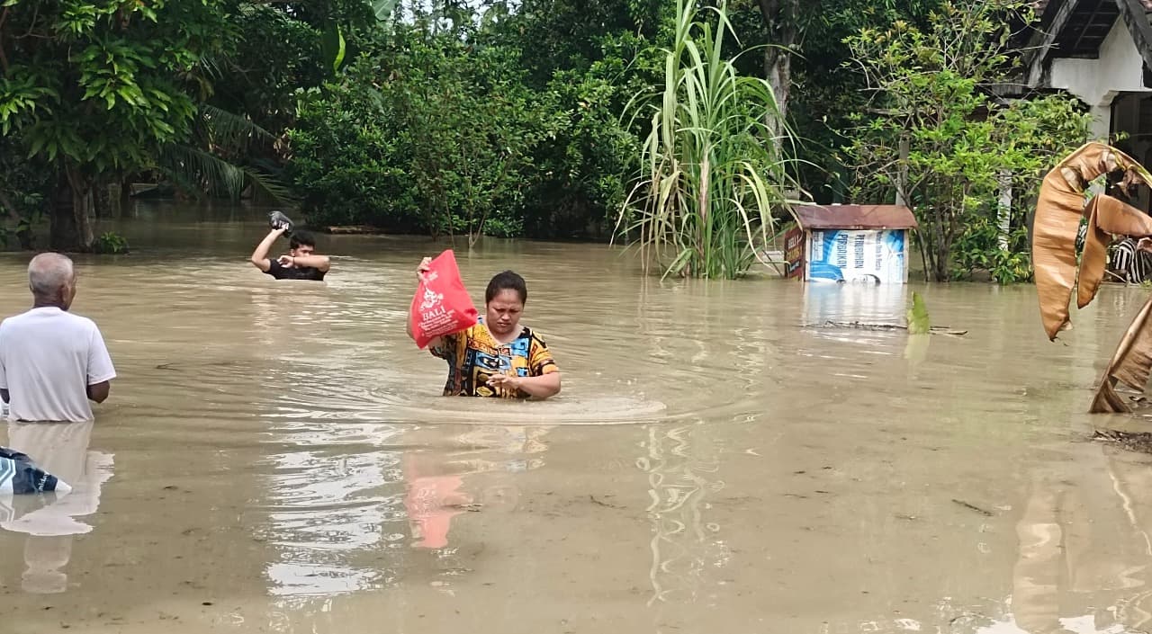 80 Rumah Warga di Balongpanggang Gesik Terendam Banjir Luapan Kali Lamong