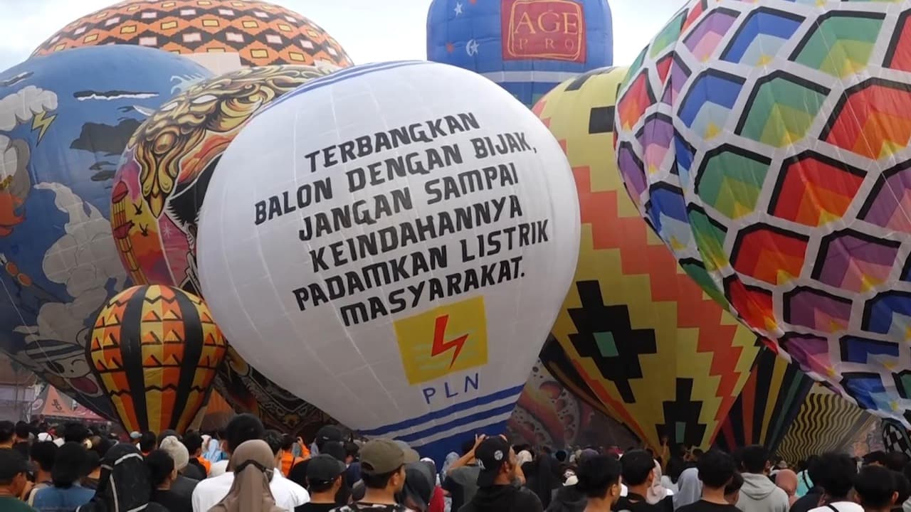 PLN UP3 Kediri Meriahkan Bhayangkara Tulungagung Balloon Festival 2025