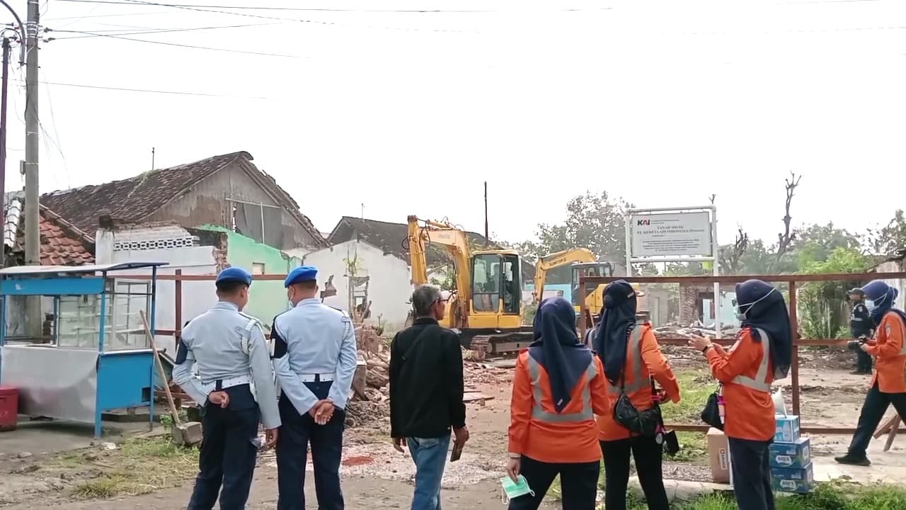 KAI Daop 7 Madiun Tertibkan Aset Negara Seluas 3.144 Meter Persegi Bernilai Rp6,32 Miliar