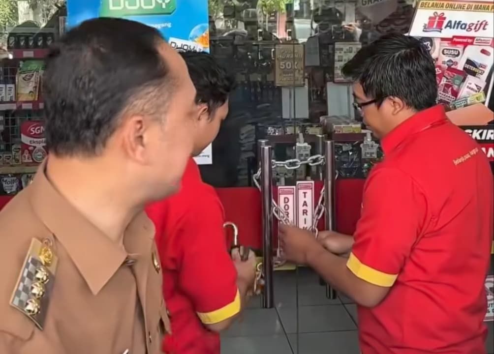 Tak Sediakan Jukir Resmi, Wali Kota Eri Tutup Dua Minimarket
